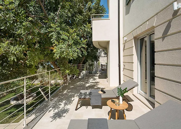 Exclusive Hvar 6 Bedrooms Serenity By The Sea Great Sea Views Hvar Town